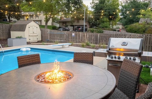 West Omaha House | Howdy Haven! Pool | Hot Tub | Game Room | Karaoke | Theater