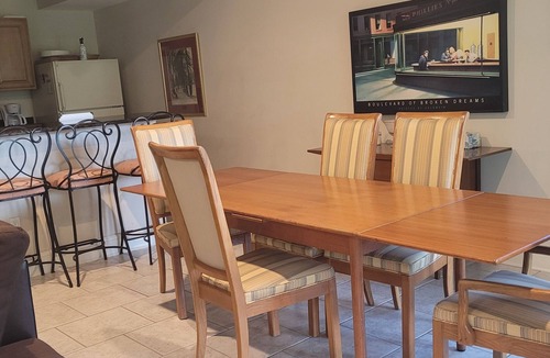 Parole Apartment | HUGE DISCOUNTS FOR STAYS BY THE WEEK AND MONTH! 1ST CLASS AMEMITIES!