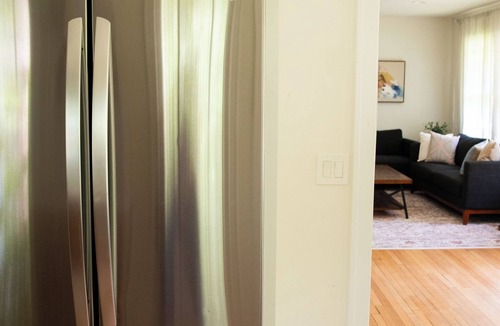 Beaverdale House | Huge home 1 Mile from Drake/Downtown Sleeps up to 15 guests
