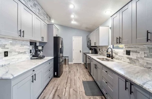 Ankeny House | Huge Home, Gym, Game Room, Spa, BBQ, Near I-35