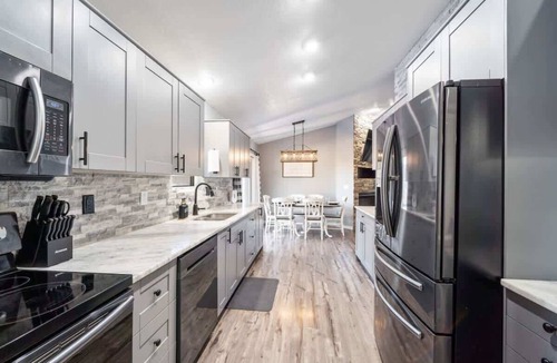 Ankeny House | Huge Home, Gym, Game Room, Spa, BBQ, Near I-35
