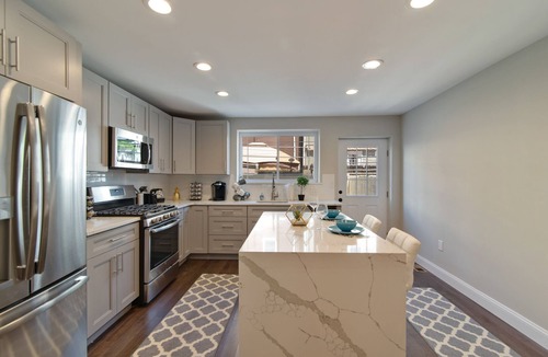 Point Breeze House | Huge MODERN LUXE Home | Minutes to Center City!
