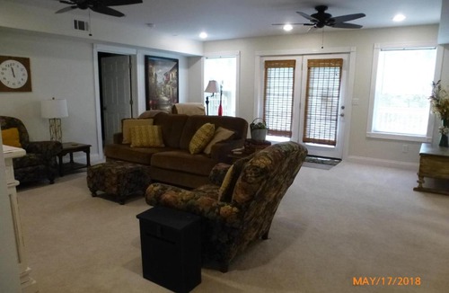 Fisherville Apartment | Huge Romantic Apartment for Short or Long Stays
