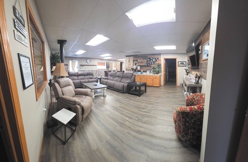 Aberdeen Cabin | HUGE SPACE! 4 Bedrooms sleep up to 12. 6 additional bedrooms available.