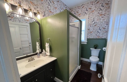 Great Bend House | Huge Yard & Pet Friendly! Walking Distance to Main Street - Historic Home