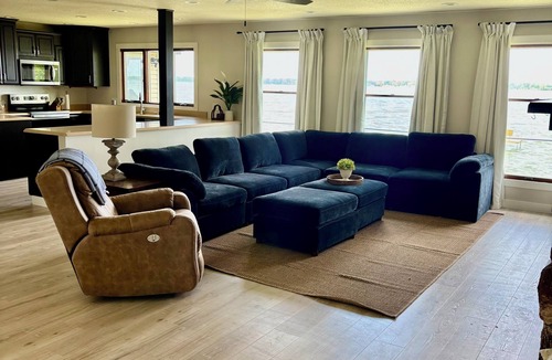 Hayes House | Hummingbird House: Sleeps 20 Relax and Connect in a Large Private Lakefront Home