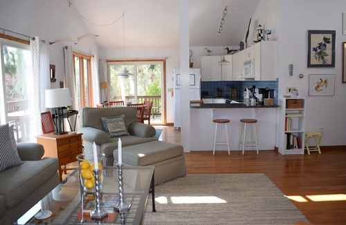 Piney Island House | Hummingbird Haven- 3BR Home | Close to Beach