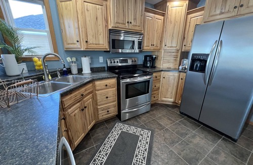 Estelline House | Hunting|Hottub|Fishn|Garage|LakeFront|Sleeps10