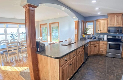 Estelline House | Hunting|Hottub|Fishn|Garage|LakeFront|Sleeps10
