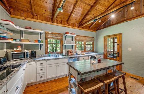 Valley Head Cottage | Ideal Designed Cottage with Hot-Tub and Private Garden in Mentone, Alabama