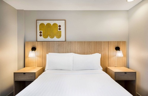 Exchange Place North Hotel | Ideal Location for Extended Stays in Jersey City, Full Kitchen, Pets are Welcome