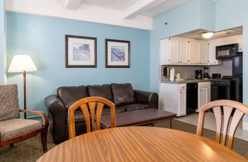 Brigantine House | Idyllic Getaway! 3 Great Units Right on Beach! Pool, Snorkeling, Bar!