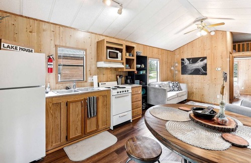 Neal Cabin | Idyllic Rental Cabin for Romantic Getaways and Outdoor Adventures by Toronto Lake, Kansas