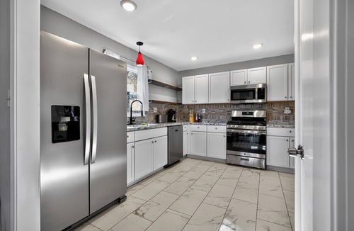 Independence House | Immersive Star Wars Retreat - 13 Min to Arrowhead Stadium & KC Game Days