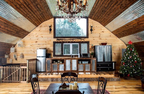Sugar Grove Cabin | Impressive Barn Suite with Hot-tub and Petting Zoo in Sugar Grove, North Carolina
