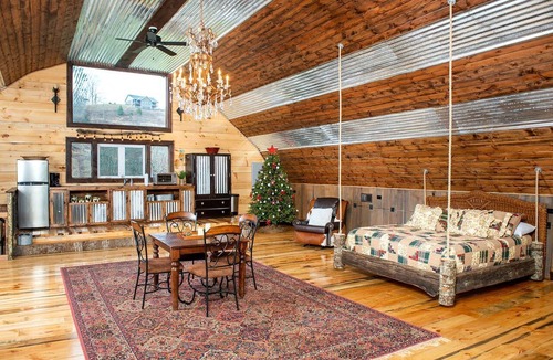 Sugar Grove Cabin | Impressive Barn Suite with Hot-tub and Petting Zoo in Sugar Grove, North Carolina