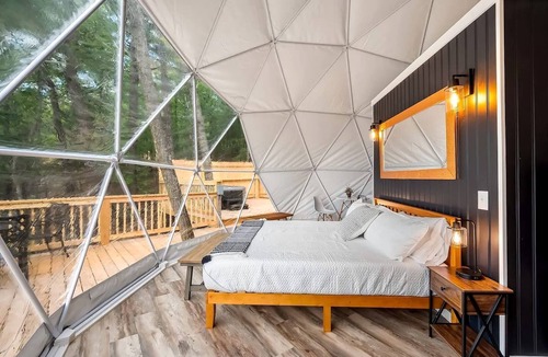 Capon Bridge Cabin | Impressive Dome with Fire Pit, Barbecue and Hot-tub in Capon Bridge, West Virginia