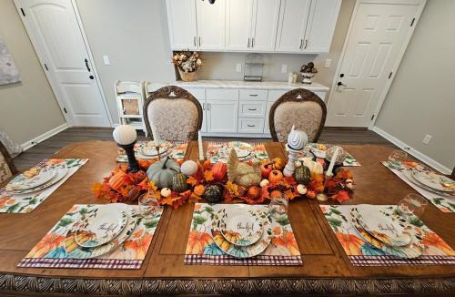 Ashley Oaks House | In the HEART of Knoxville3BR 2BA Sleeps 10