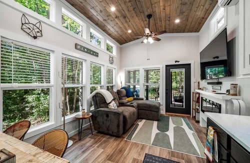 Mentone Cottage | Incredible Cottage with Fire Pit and Stunning Forest Views in Mentore, Alabama
