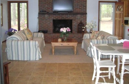 LaGrange House | Incredible Lakefront Home, Huge Outdoor Hot Tub, West Point Lake ~GA ~
