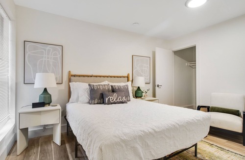 Austin House | Incredibly spacious home dog-friendly with W/D, kitchen, grill, patio, & games