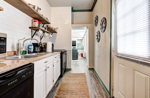 Central Oklahoma City House | Indie Escape-2 in 1- stone’s throw to the Plaza
