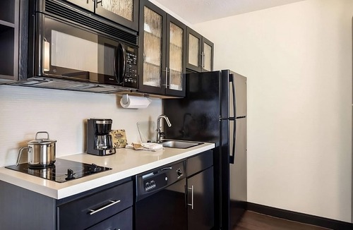 Newell Hotel | Indulge in Unforgettable Comfort and Style in Charlotte! Pets Allowed!