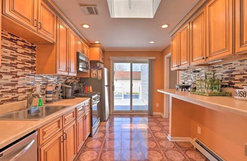 Brick House | Inviting Home w/Inground Pool: 3 Mi to Beach