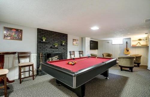 Richfield House | Inviting Minneapolis Vacation Rental w/Game Room!
