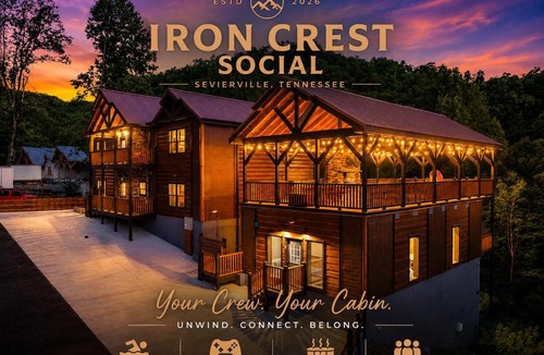 Gatlinburg - Pigeon Forge Villa | Iron Crest- Sleeps 36! Pool, Sauna, 20 Min Smokies