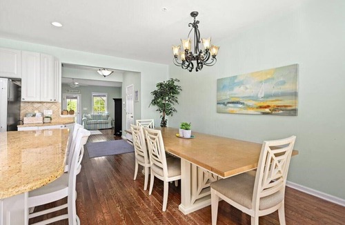 Sunset Island Condo | Island Edge-Sunset Island Waterfront 4 Bedroom Townhome with Many Amenities!