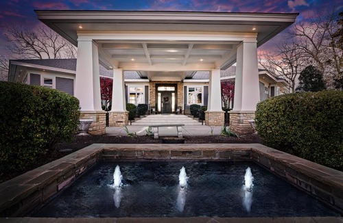 Barium Springs Villa | Island Estate Sleeps 22 Bar Hot Tub Dock