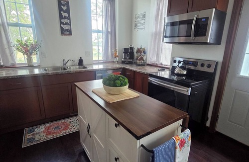 Langworthy Condo | It's a Brick.House - Family sized condo right outside beautiful Cascade!