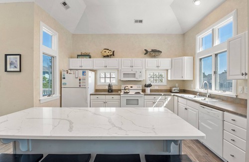 Monteray Shores House | It's All Good In Corolla: Soundside, Pool, Spa