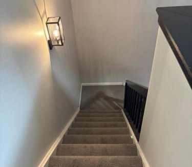 Forest Park Apartment | J Luxury Suites Cute & Cozy 1Br Bi Level Loft Style Apt