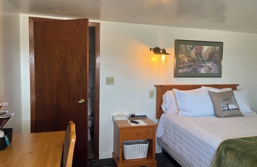 White Lake Hotel | Jake's Corner Motel