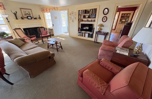 Coon Rapids House | Jane's Room in the Historic Garst Farmhouse at Whiterock Conservancy