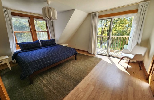 Montgomery Center Ski Chalet | Jay Peak Chalet: Hot Tub, Pool, Ski & Golf
