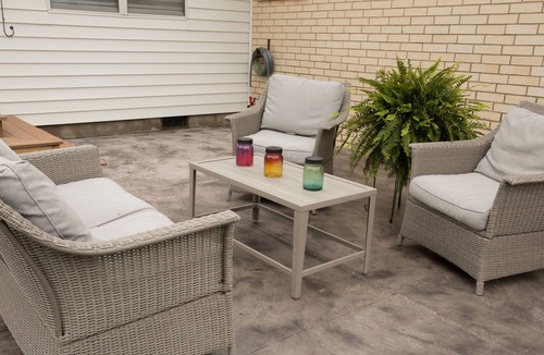 Chouteau House | Jean’s House 🌸12 Minute Drive to MidAmerica Industrial Park