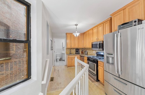 McGinley Square Apartment | Jersey city Abode Duplex - Minutes to NYC - Metlife