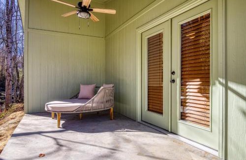 Cosby House | Jolly Jingle Cabin, Pickleball Court, Creek, WIFI, Mountain Views, Starting at 50"