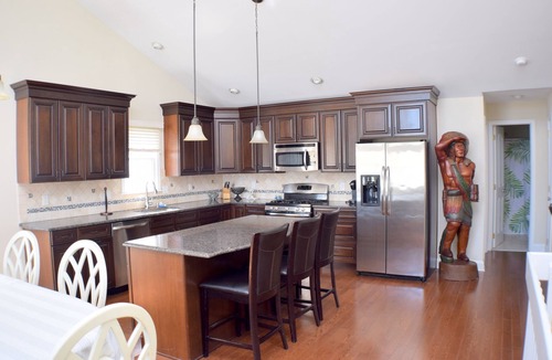 Townsend's Inlet House | Just a short walk to the beach and steps to Anthony's at the Dunes, Hank Sauce, Blitz's Market, Nickleby's and more!
