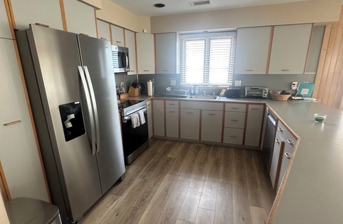 Stone Harbor House | Just Off Beach Block Relaxing Family Stay w/5 bedroom, 3.5 bath, & L2 EV Charge
