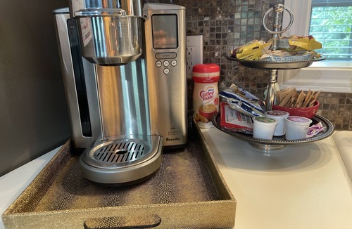 Taylors Apartment | Just off Main near Taylors Mill - CLEAN & COMFY