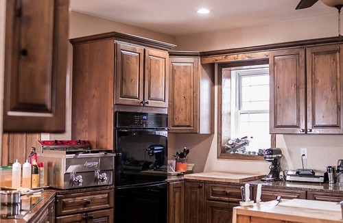 Great Bend House | Kansas Hunting Lodge: Perfect for Larger groups