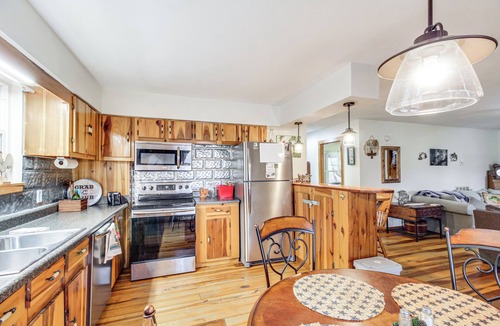 Fort Payne Cabin | Kayak & Fish: Little River Canyon Lakefront Cabin