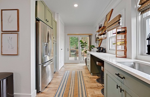 Southmoreland House | KC Gem - Steps to Streetcar, Dining & Entertainment