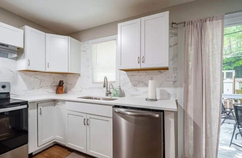 Bynum House | Kids Essentials, Packnplay, Near UNC, walk to Golf Essentials,Crib
