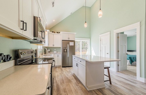 Harbinger House | KIL9116 Kilmarlic Nelson Cottage. Golf Resort, Community Pool & Fitness