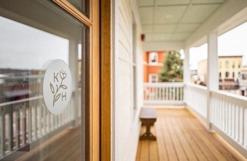 West Dundee Apartment | Kildahl House - Boutique Farmhouse Suite #2